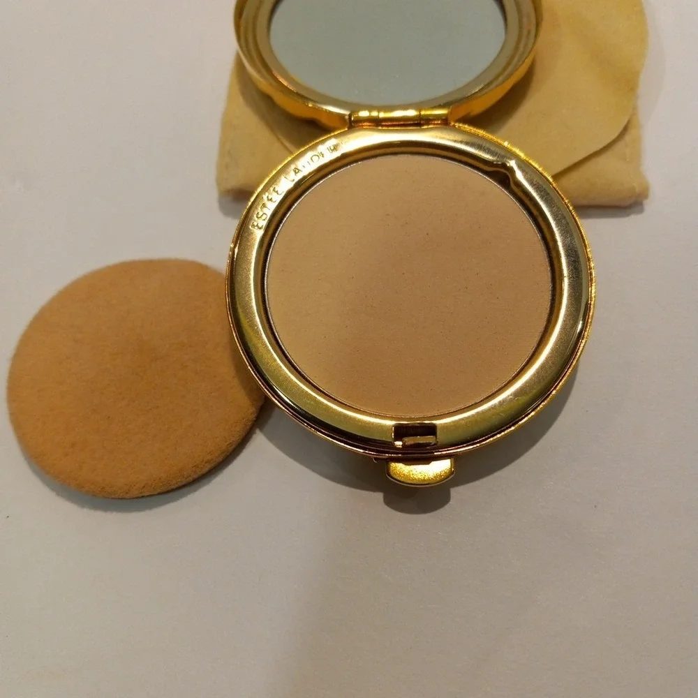 Estee Lauder Golden Love Knot Compact Lucidity 06 Transparent Pressed Powder.